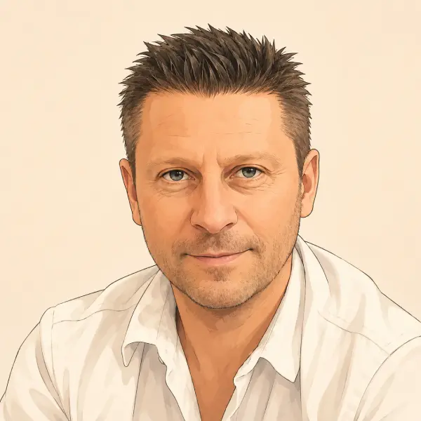 Christophe, spécialiste du vinyle, de la Hi-Fi et du Home-Cinéma chez Studio 23