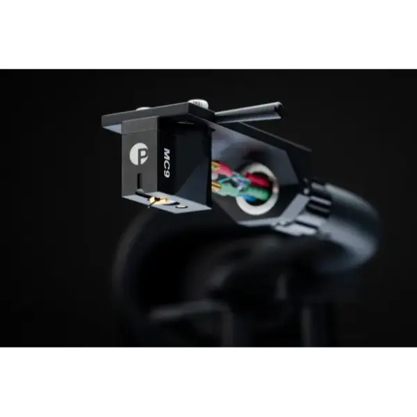 Cellule Pro-ject MC 9 vue sur bras de lecture